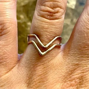 1st gen Pura Vida sterling silver chevron ring